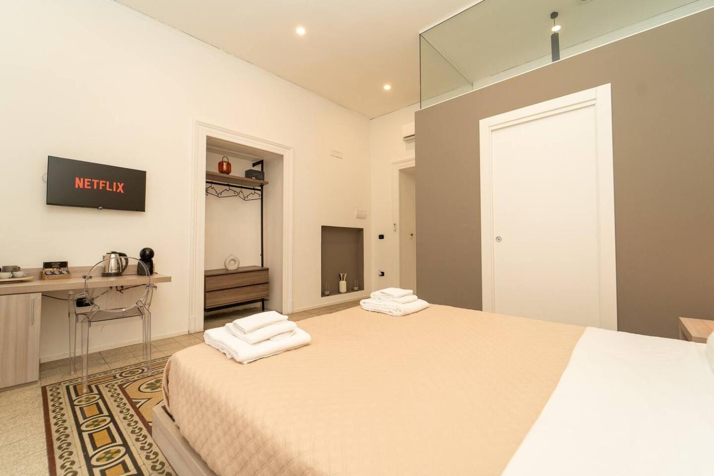 La Piazza Suite Naples Exterior photo