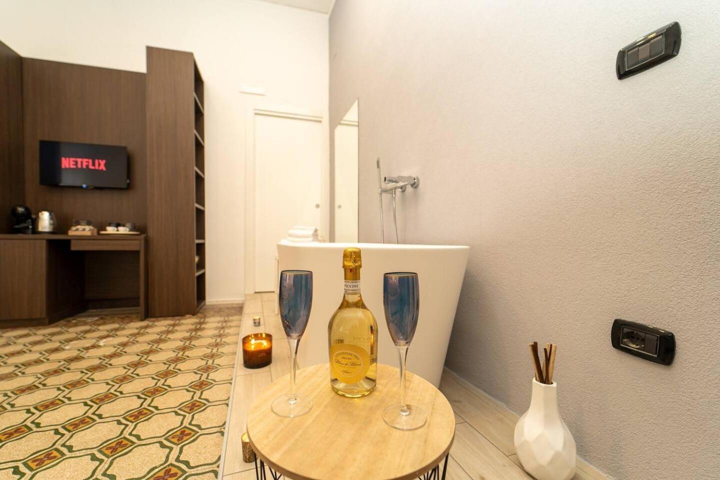 La Piazza Suite Naples Exterior photo