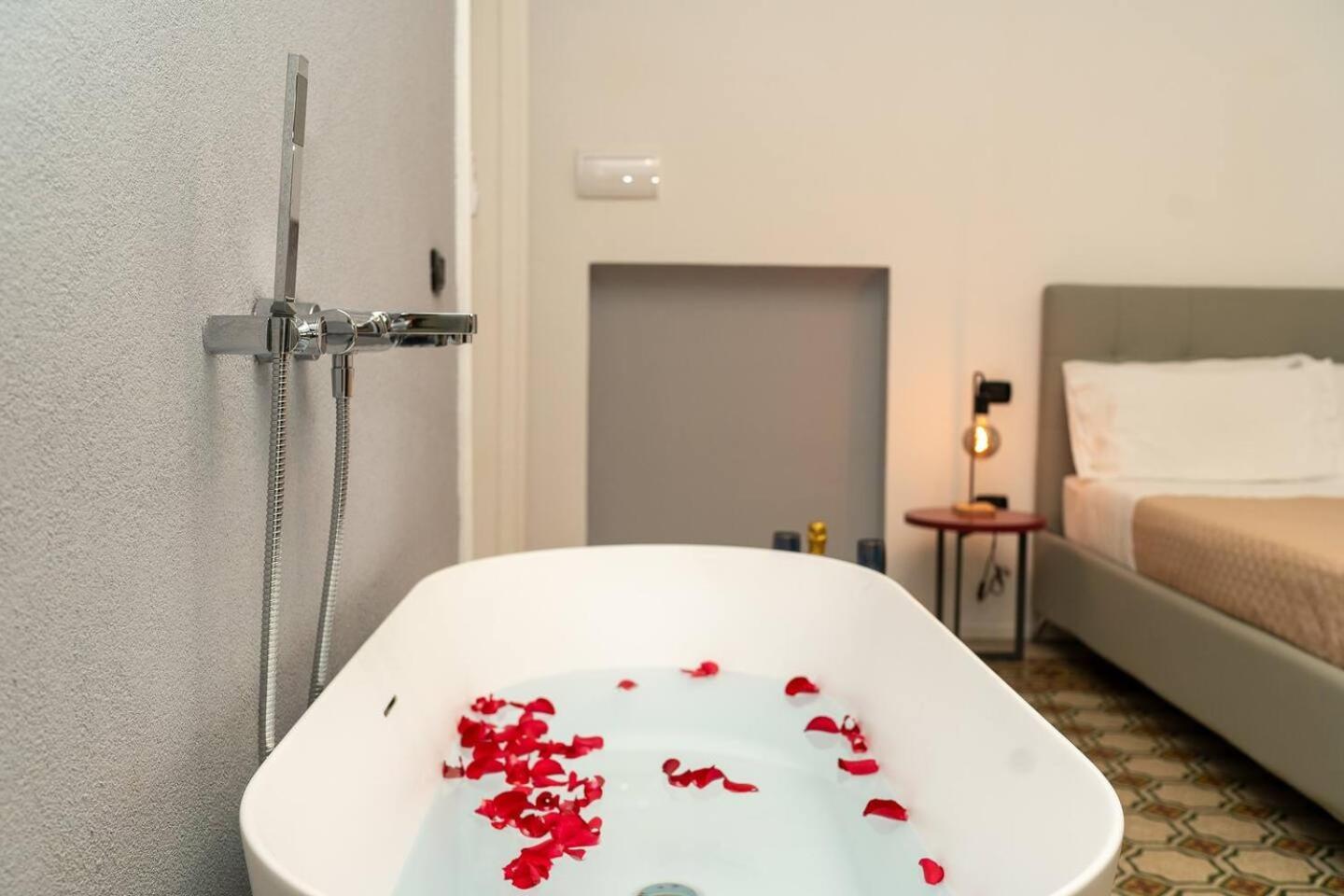 La Piazza Suite Naples Exterior photo