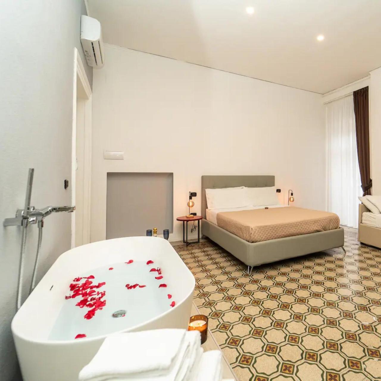 La Piazza Suite Naples Exterior photo